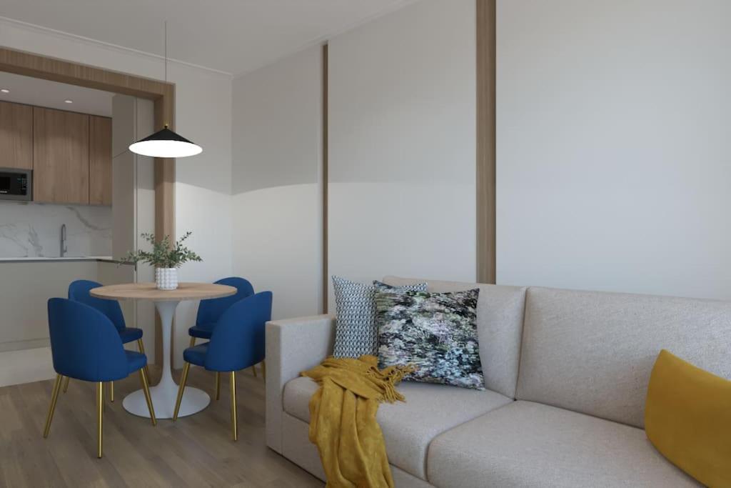 Plaza Espana X Calle Isabel La Catolica 1br 1bh Apartment
