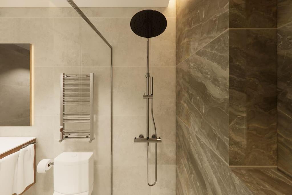 Plaza Espana X Calle Isabel La Catolica 1br 1bh Apartment *